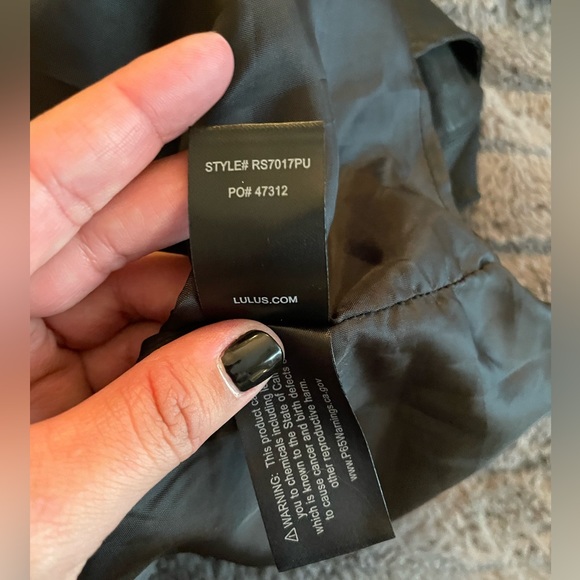 Lulu's Harley Black Vegan Leather Mini Skirt size L - Picture 8 of 9